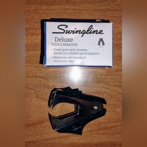 Swingline Deluxe Claw Staple Remover Black S7038101Q 2022
